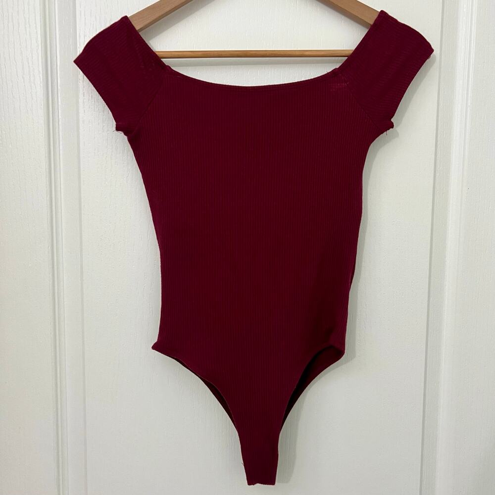 Hollister Short Sleeve Off the Shoulder Ribbed Bodysuit | Maroon / Red | Small S - Picture 2 of 2
